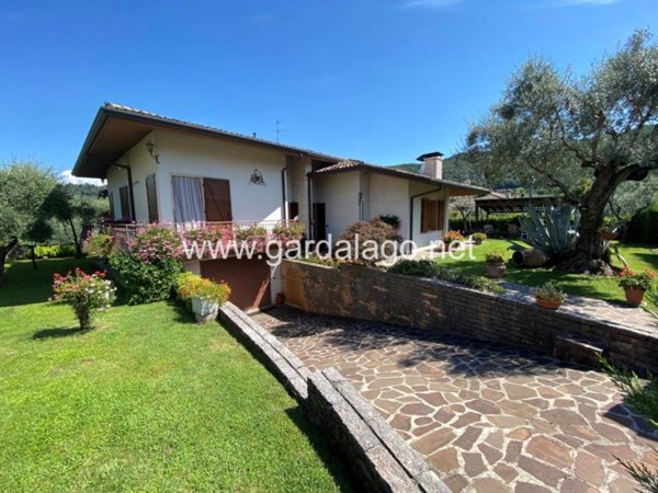 casa indipendente in vendita a Garda