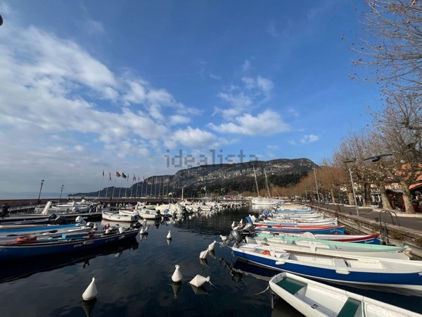 casa indipendente in vendita a Garda