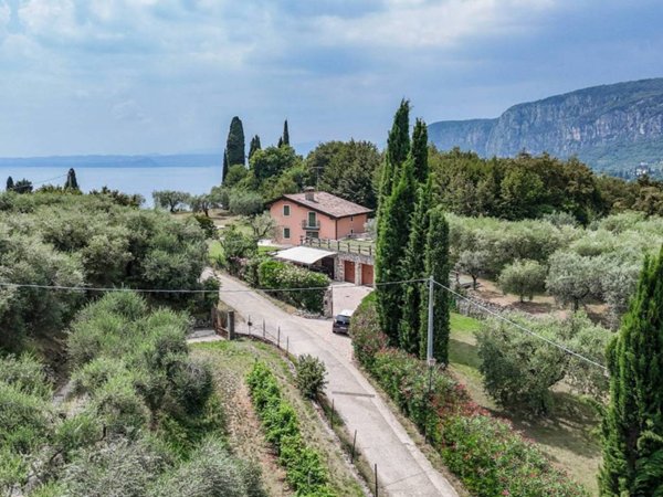 casa indipendente in vendita a Garda