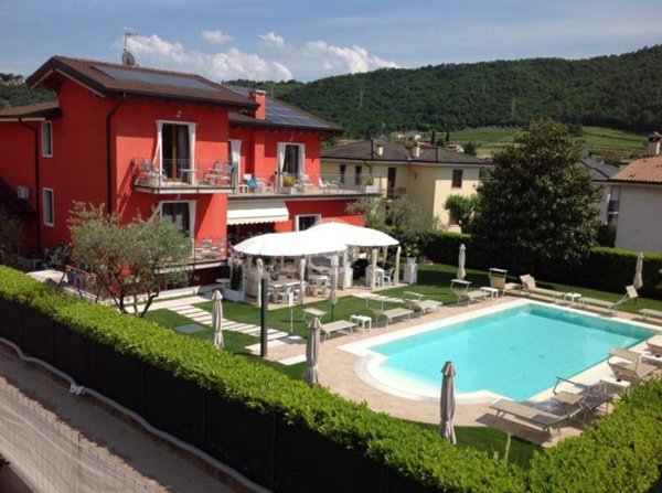 casa indipendente in vendita a Garda