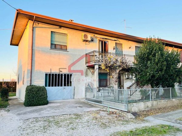 casa indipendente in vendita a Gazzo Veronese in zona Maccacari