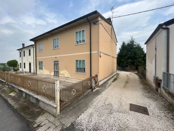 casa indipendente in vendita a Gazzo Veronese in zona Pradelle