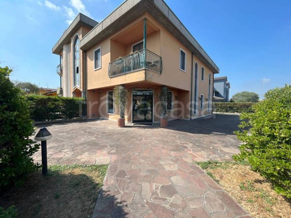 negozio in vendita a Gazzo Veronese in zona Correzzo