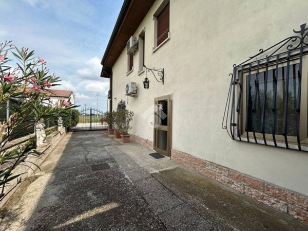 casa indipendente in vendita a Gazzo Veronese in zona Maccacari
