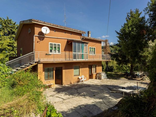 appartamento in vendita a Grezzana in zona Rosaro