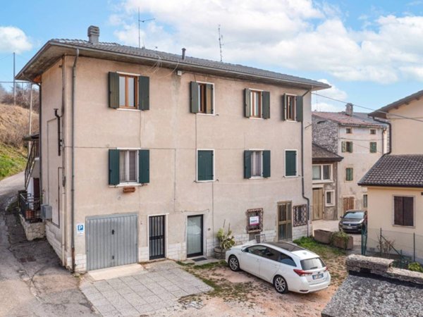 appartamento in vendita a Grezzana in zona Rosaro
