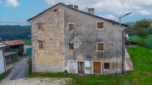 appartamento in vendita a Grezzana in zona Corrubio