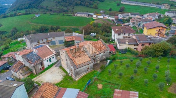appartamento in vendita a Grezzana in zona Corrubio