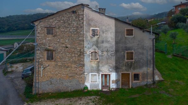 appartamento in vendita a Grezzana in zona Corrubio