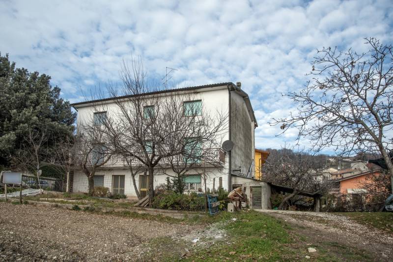 appartamento in vendita a Grezzana in zona Rosaro