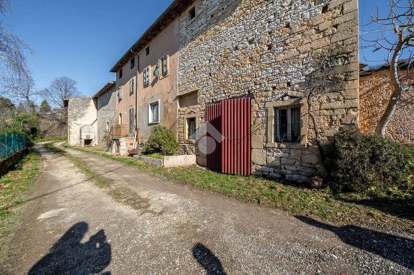 casa indipendente in vendita a Grezzana in zona Azzago