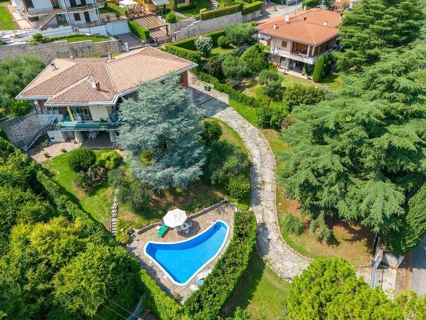 casa indipendente in vendita a Grezzana