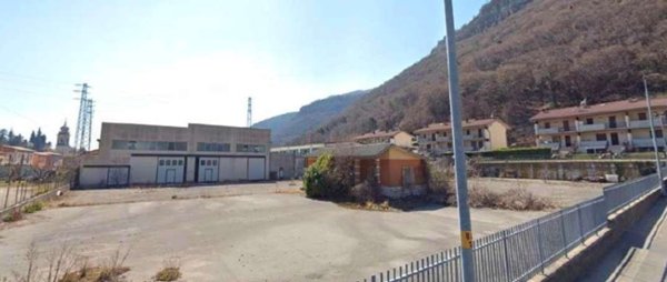 capannone in vendita a Grezzana in zona Lugo