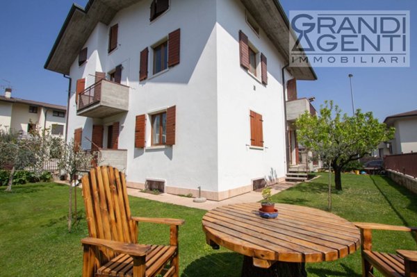 casa indipendente in vendita a Grezzana