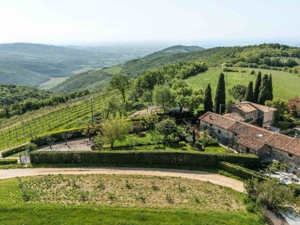 casa indipendente in vendita a Grezzana