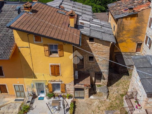casa indipendente in vendita a Grezzana in zona Corso
