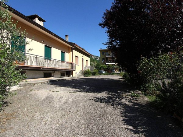 casa indipendente in vendita a Grezzana in zona Lugo
