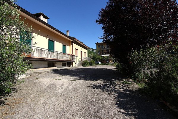 casa indipendente in vendita a Grezzana in zona Lugo