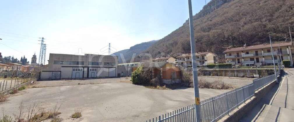 locale commerciale in vendita a Grezzana in zona Corso
