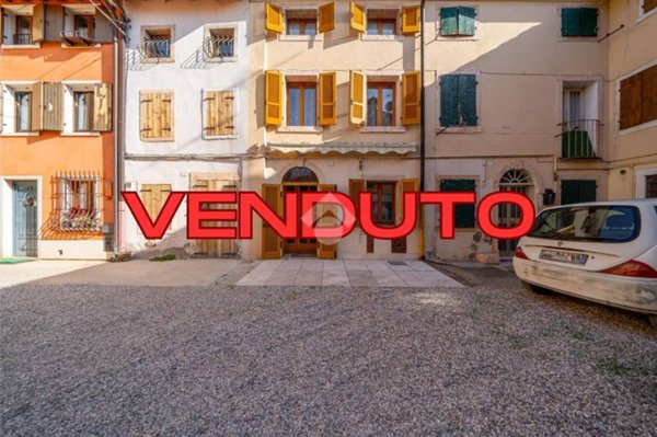 casa indipendente in vendita a Grezzana