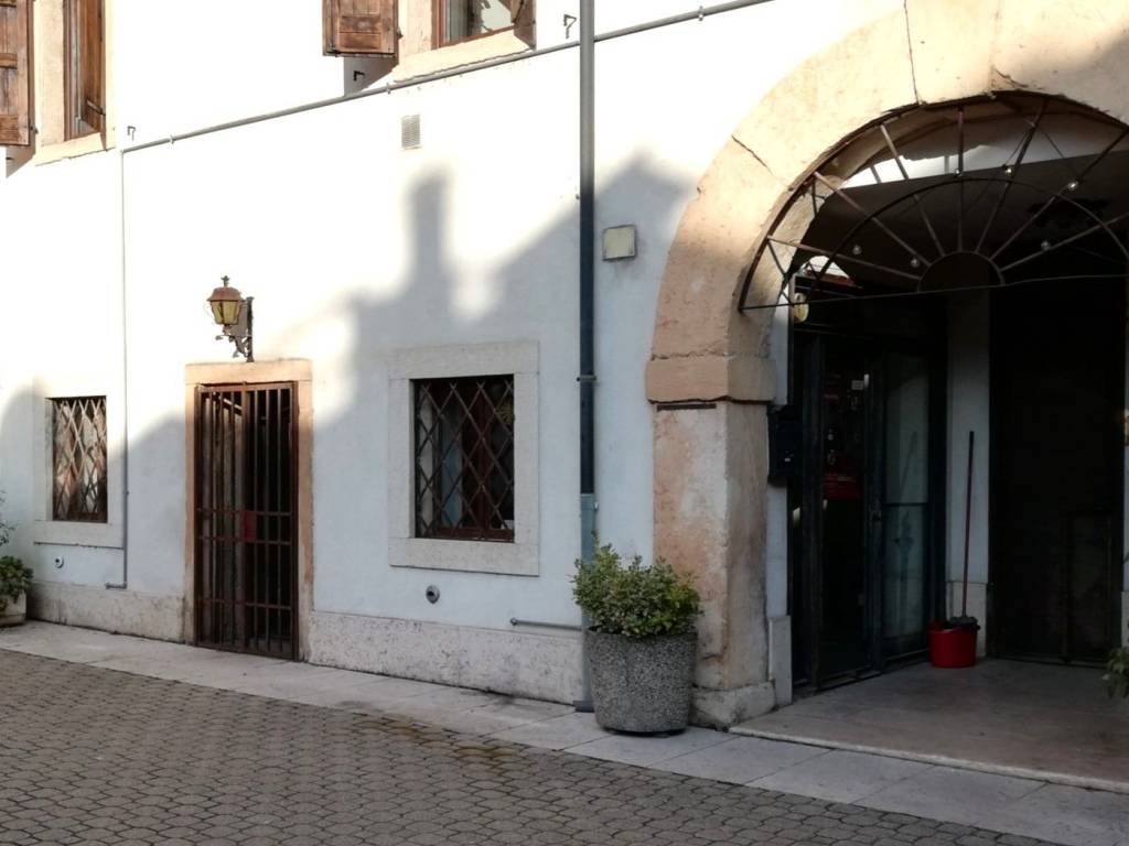 negozio in vendita a Grezzana