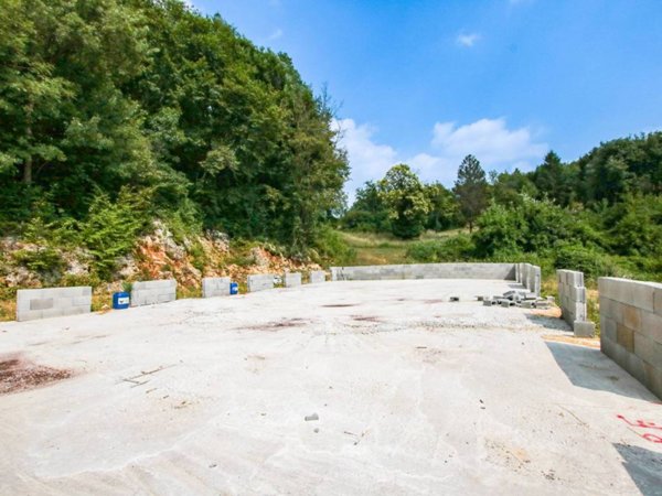 terreno edificabile in vendita a Grezzana