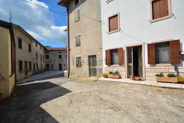casa indipendente in vendita a Grezzana