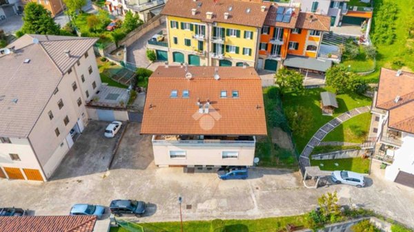 appartamento in vendita a Grezzana in zona Azzago