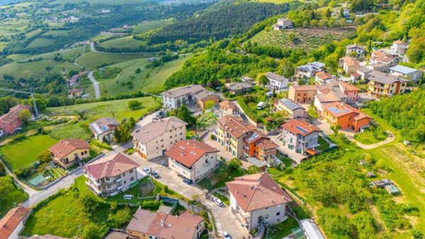 appartamento in vendita a Grezzana in zona Azzago