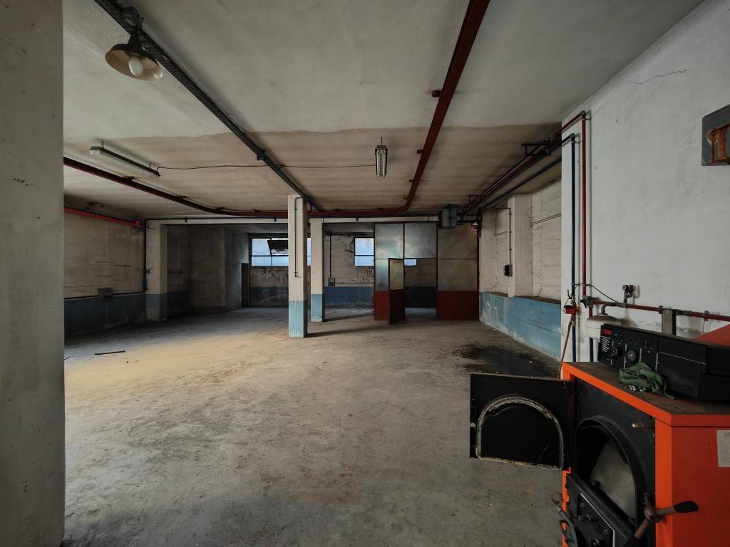 locale commerciale in vendita a Grezzana