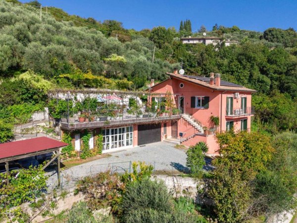 casa indipendente in vendita a Grezzana