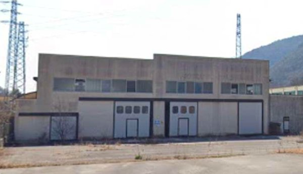 capannone in vendita a Grezzana in zona Lugo