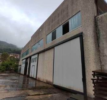 capannone in vendita a Grezzana in zona Lugo