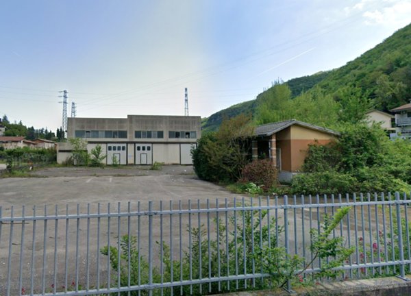 capannone in vendita a Grezzana in zona Lugo