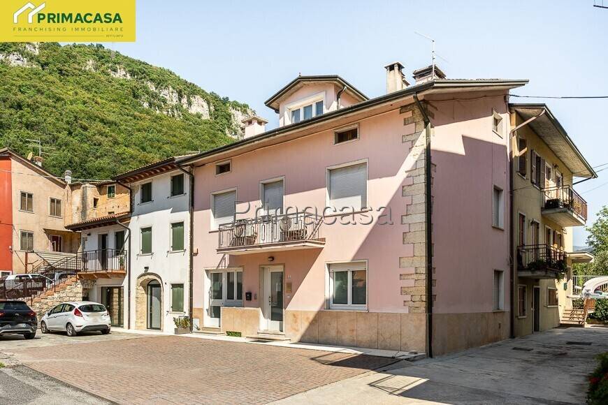casa indipendente in vendita a Grezzana in zona Lugo