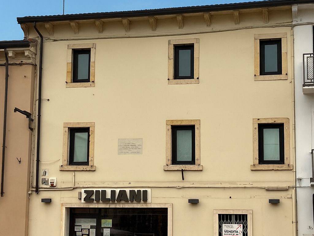 intera palazzina in vendita a Grezzana