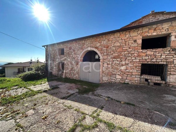 casa indipendente in vendita a Grezzana in zona Rosaro