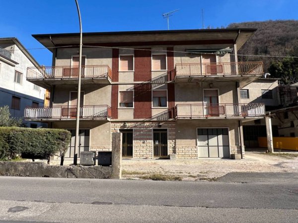 appartamento in vendita a Grezzana in zona Lugo