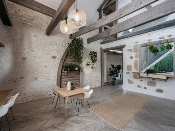 casa indipendente in vendita a Grezzana in zona Corso