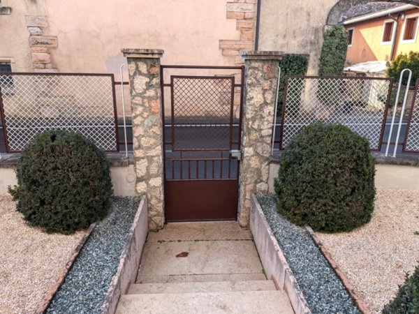 casa indipendente in vendita a Grezzana