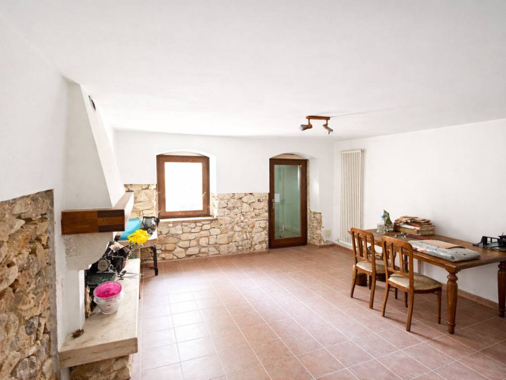 casa indipendente in vendita a Grezzana
