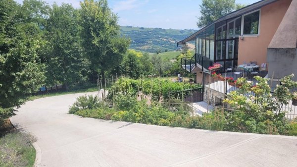 casa indipendente in vendita a Grezzana