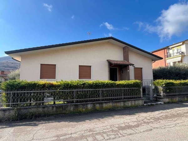 casa indipendente in vendita a Grezzana in zona Corso