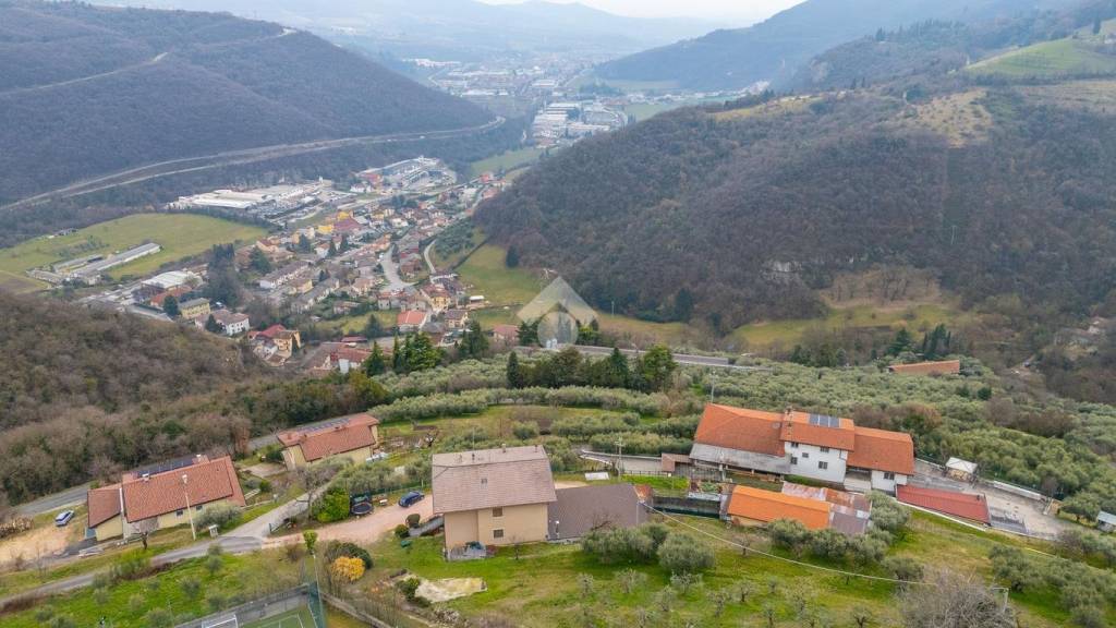 bifamiliare in vendita a Grezzana in zona Alcenago