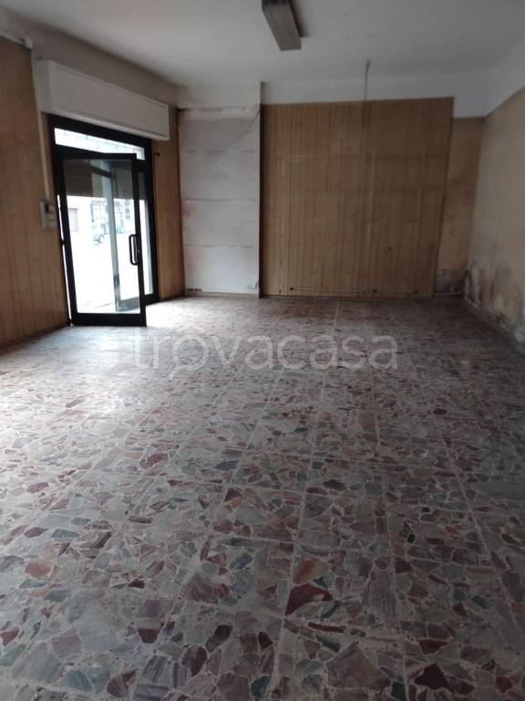 negozio in vendita a Grezzana in zona Lugo