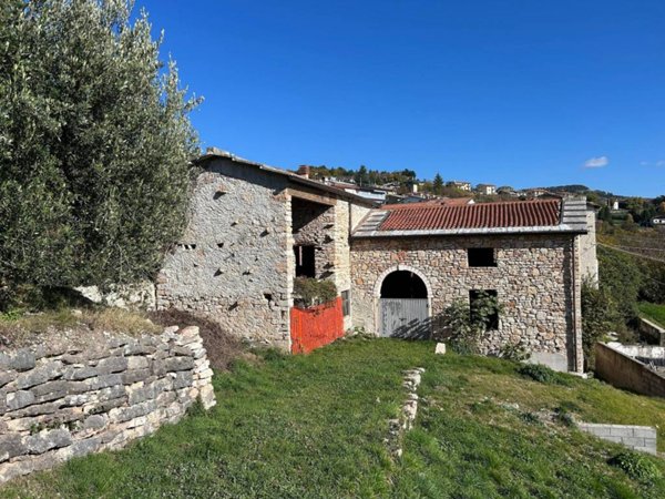 casa indipendente in vendita a Grezzana in zona Rosaro