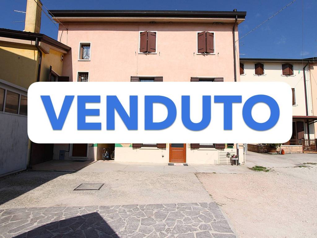 appartamento in vendita a Grezzana in zona Rosaro