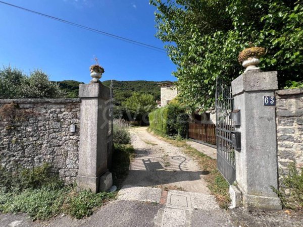 casa indipendente in vendita a Grezzana in zona Alcenago