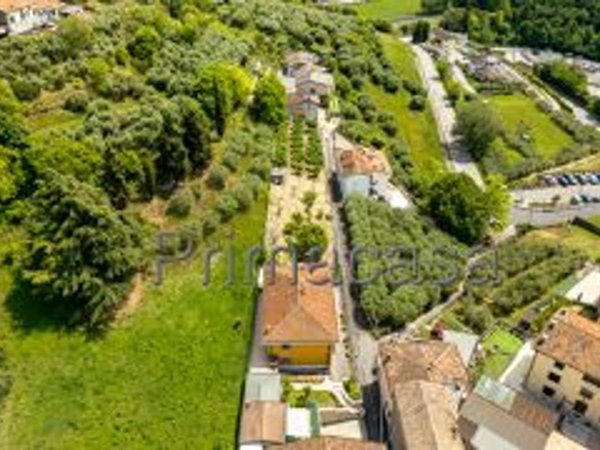 casa indipendente in vendita a Grezzana in zona Romagnano
