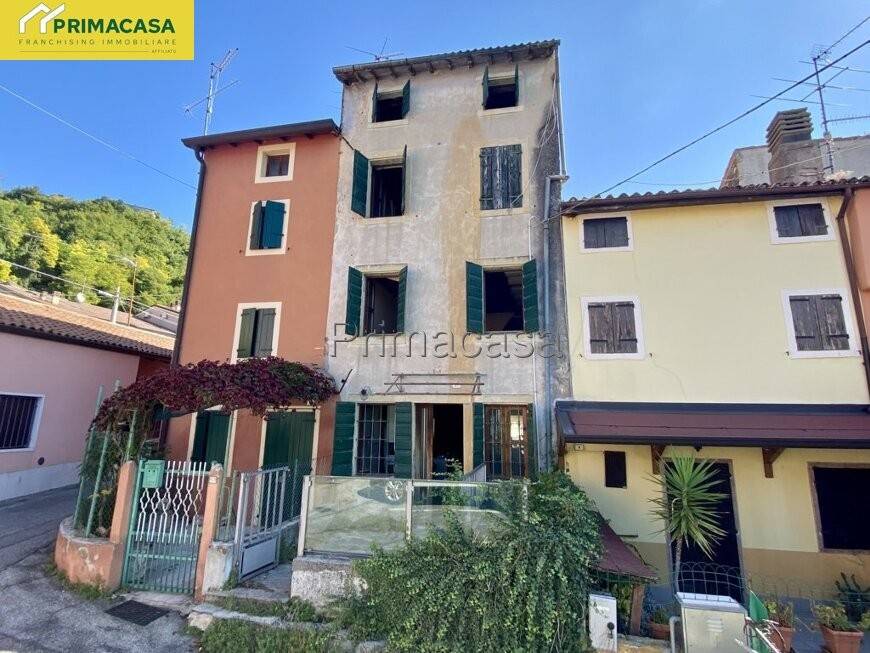 casa indipendente in vendita a Grezzana in zona Azzago